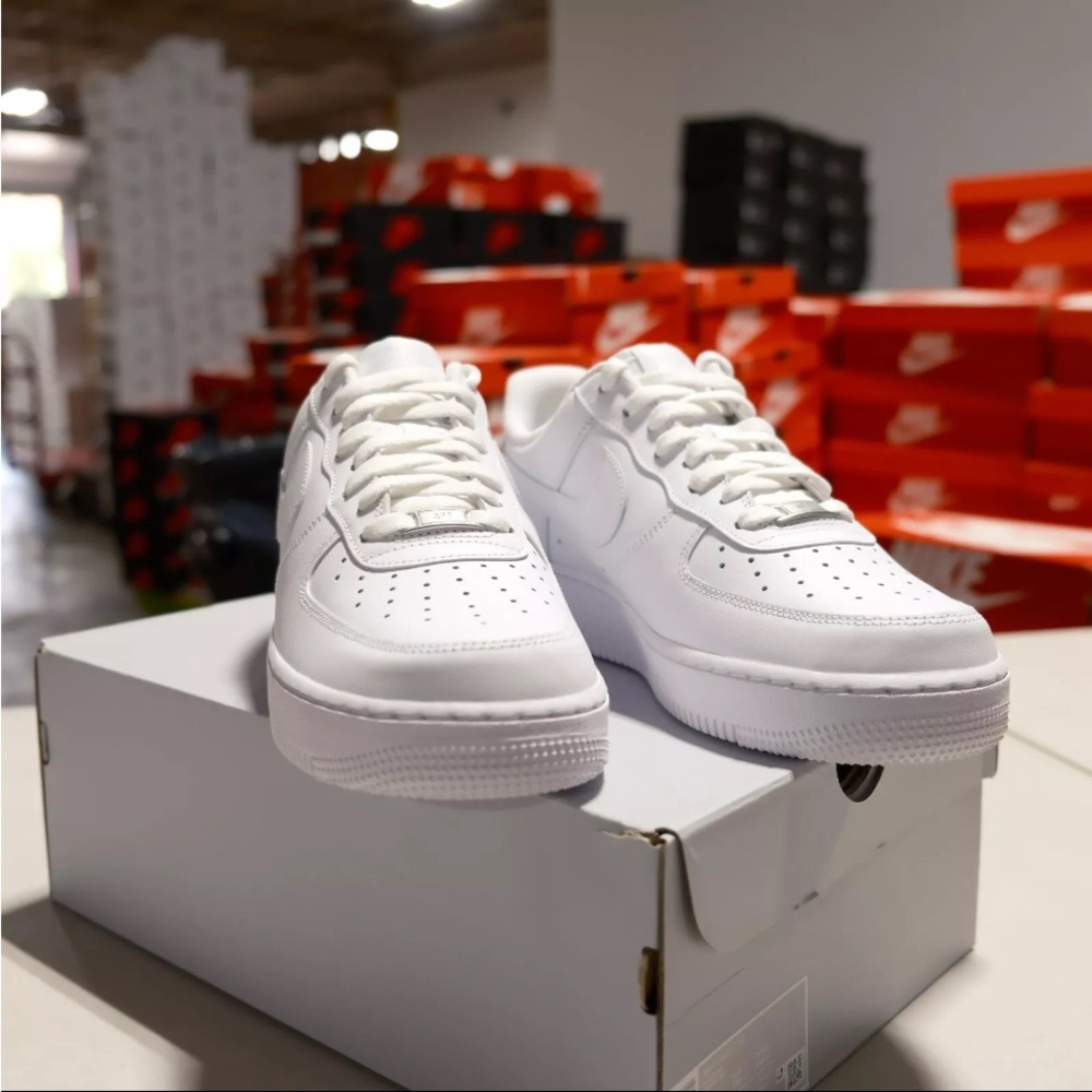 All whit AF1s